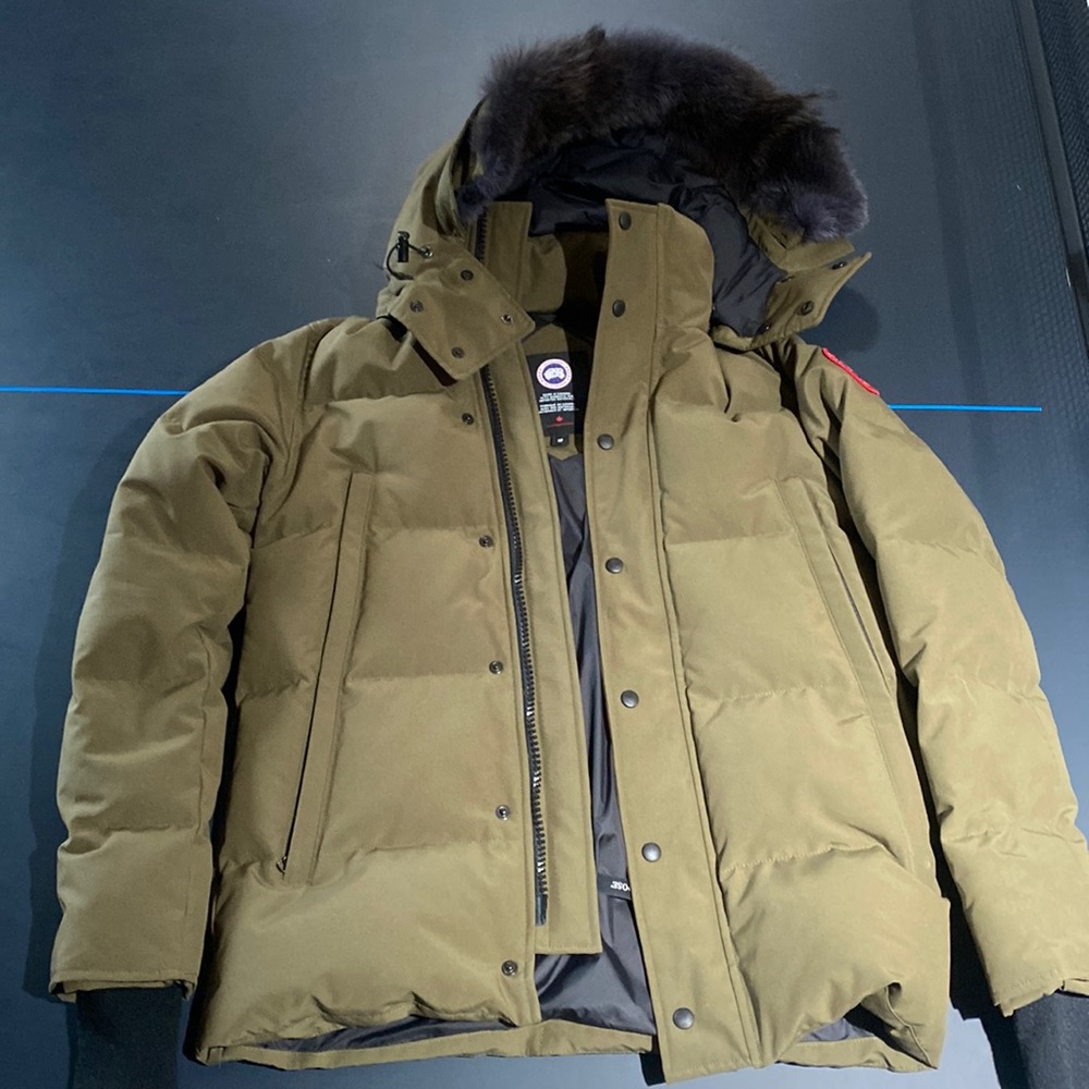 Canada Goose style 3808m. Color: Milgreen. Size: Small.